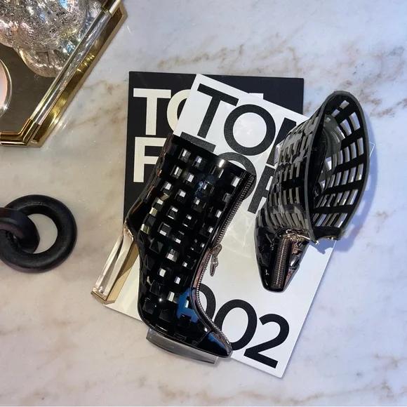 Versace Black Patent Leather Plexiglass PVC Platform Cutout Caged Boots Moody - Picture 6 of 17